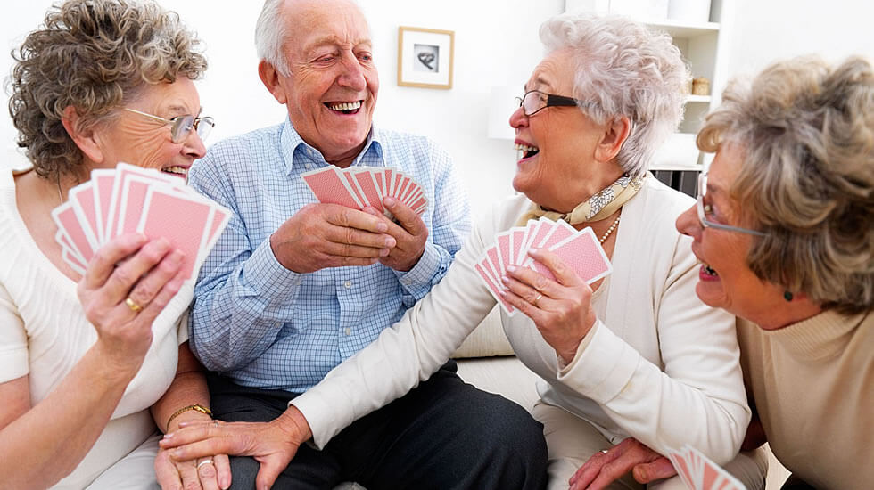 Attività e Giochi per Persone Anziane: 150 Passatempi Divertenti per Adulti  dai 70 ai 100 Anni | Regali Originali per Nonne e Nonni | Attività